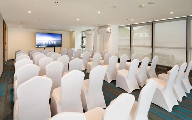 Holiday Inn Express Shenzhen North Station by IHG
