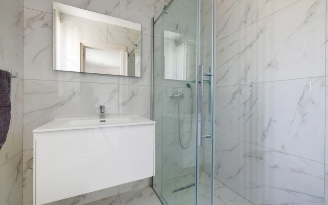 Fabulous Penthouse Close to St George's Bay