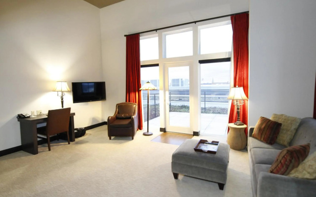 The Brewhouse Inn & Suites