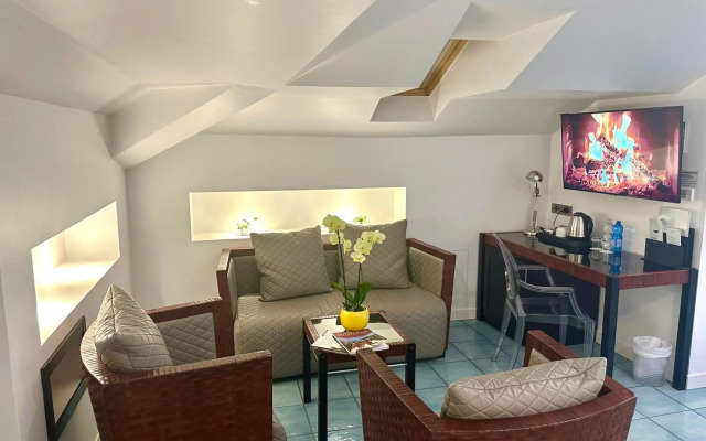 Hotel Club House