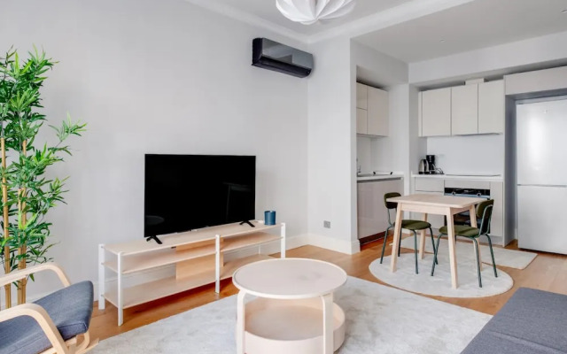Modern Flat 5 min to Metro on Istiklal Avenue
