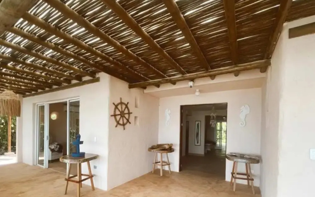 w Stunning 6BR Beachfront Villa in Rosario