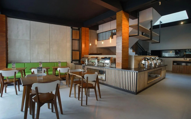 Triizz Hotel Semarang by Royal Singosari (Formerly Faustine Semarang)