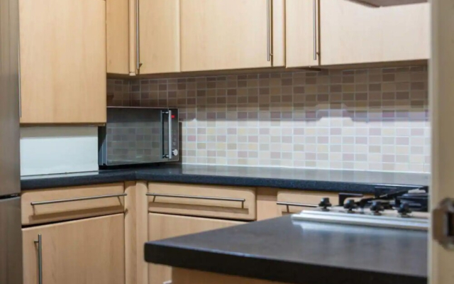 Elegant 4 Bedroom Maisonette Near Wardie Bay