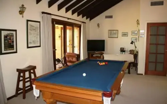 Eleebana Guest House