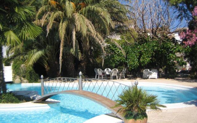 Hotel Casa Ceremines