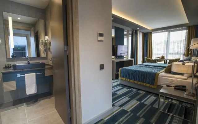 Izz Otel