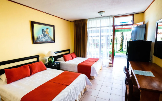 Hotel Amapola Resort
