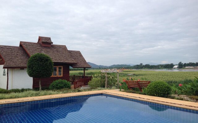 Gin's Maekhong View Resort & Spa