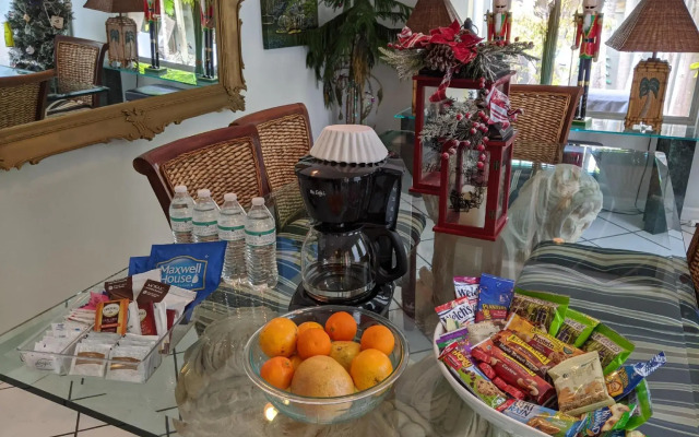 Suite Dreams Inn by the Beach