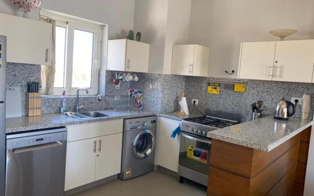 A lovely 2 BR apartment at Waterside