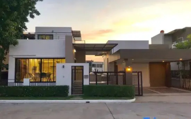 Lake View 44
