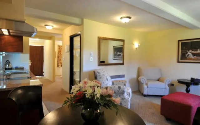 Grand Arden Mercure Monaco Resort