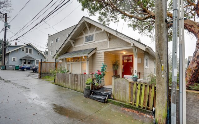 Walkable Seattle Home: 2 Mi to Pike Place Market