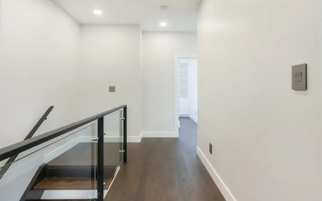 New Luxury Townhome 27