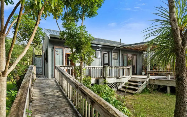 Riverview Retreat - Cooks Beach Holiday Home