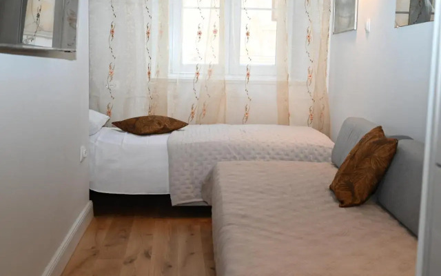 Old Town Apartment
