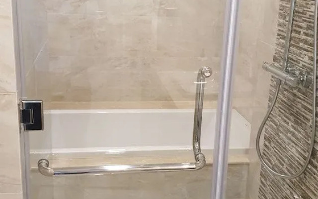 Stay In Vietnam Vinhomes Golden River