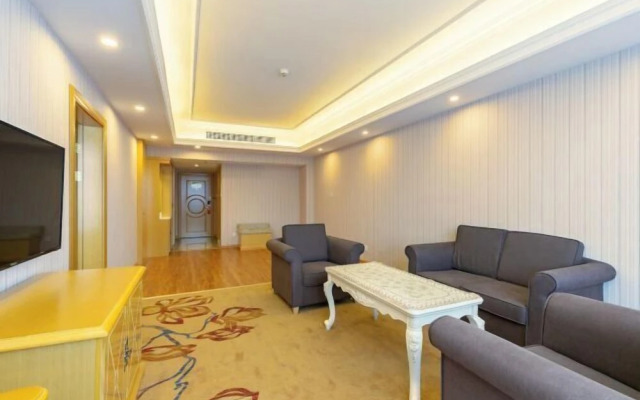 Vienna Hotel (Lingshan Liufengshan Pedestrian Street)