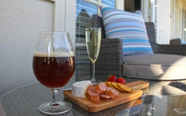 Smugglers Inn Studio Apartments