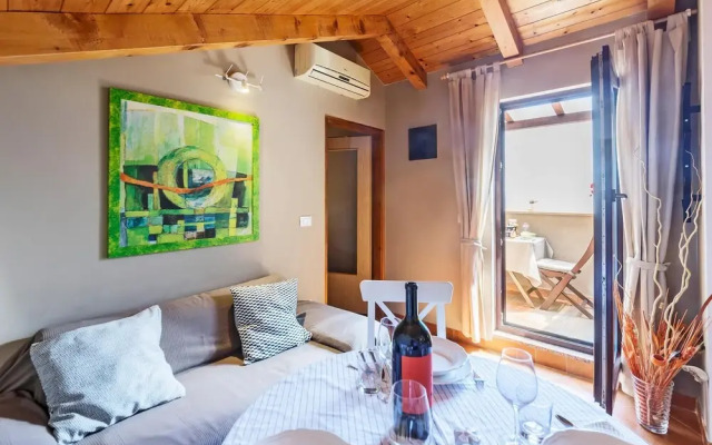 Nice Home in Novigrad With Wifi and 1 Bedrooms