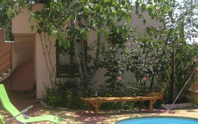 Akvarel Guest House