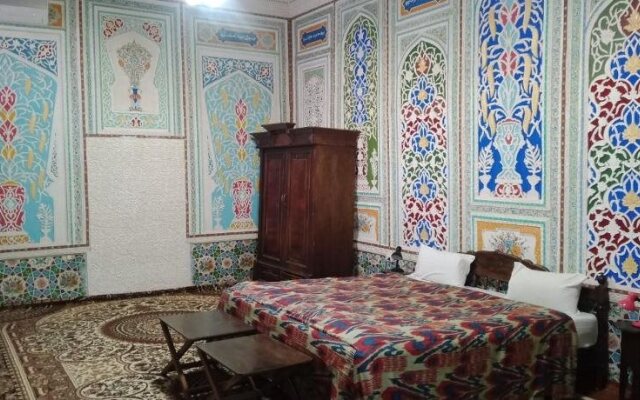 Bibi-Khanym Hotel