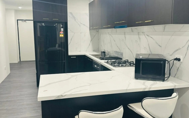 City Edge Dandenong Apartment Hotel