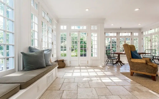 Oak Street Mansion