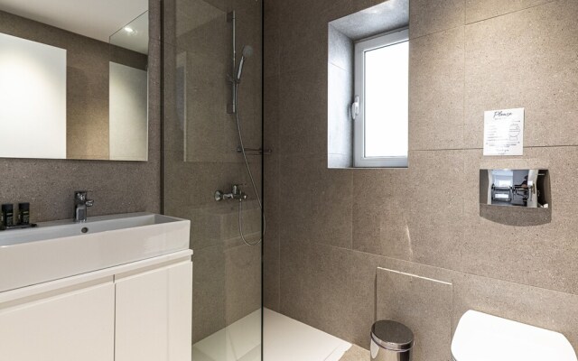 Phaedrus Living Modern Kriel Suites 003