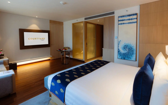 Courtyard By Marriott Vadodara