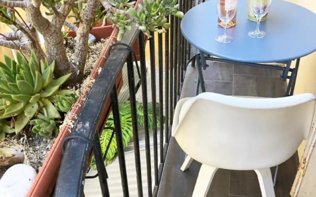 Nice Central Art Deco Flat 45 m²