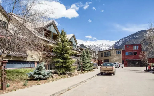 Cimarron Lodge