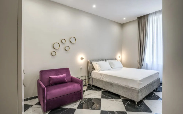 Pink Rose in Naples With 1 Bedrooms and 1 Bathrooms