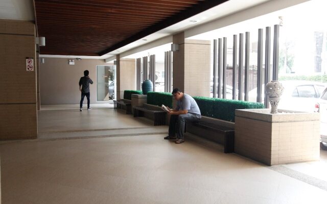 Krongthong Mansion & Hotel