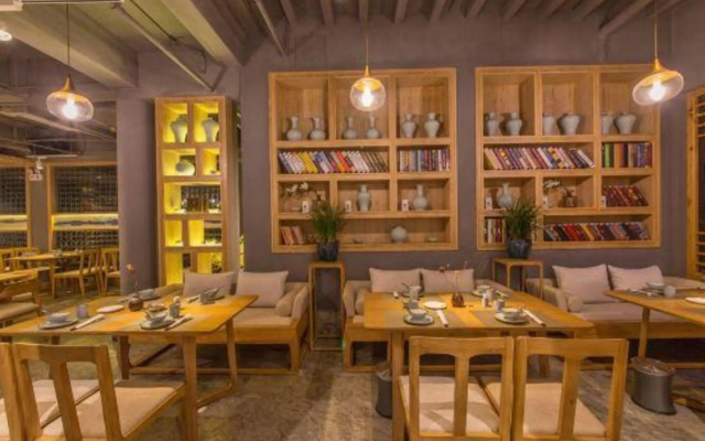 Lijiang Flavor Holiday Courtyard