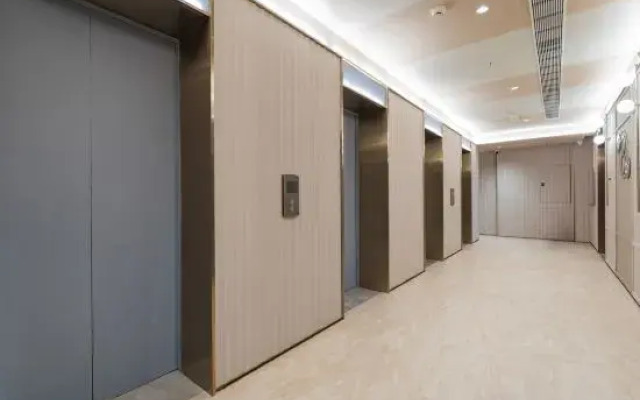 HanTing Hotel (Changsha Lugu High-tech Zone Gushan Station)