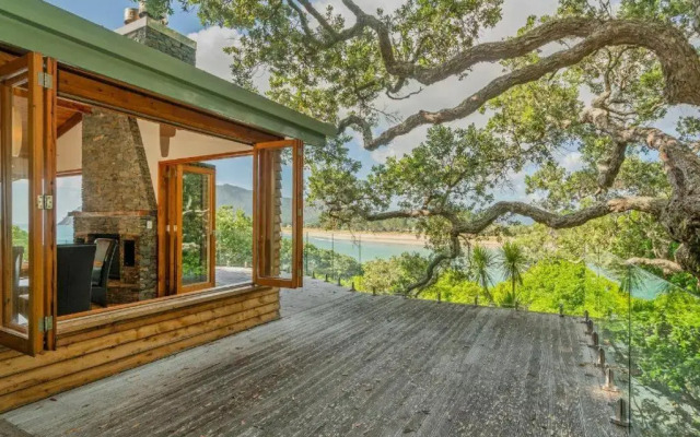 Hosts on the Coast Te Whare Rakau