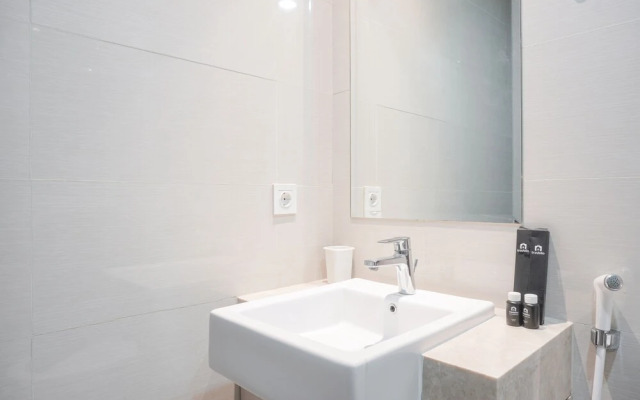 Fully Furnished And Cozy Studio At Green Sedayu Apartment