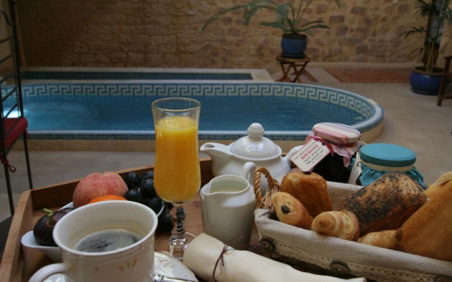 Les Feuilles dAcanthe