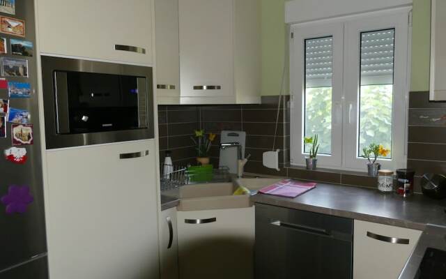 Home With Small Pool Near Athens, Easily Accessible by Public Transport