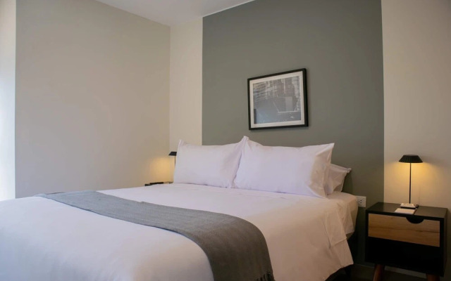 w Charming 2BR w Balcony in Miraflores