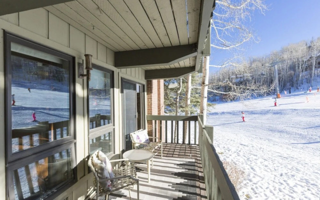 True Ski-in Ski-out Stunning Mountain Views