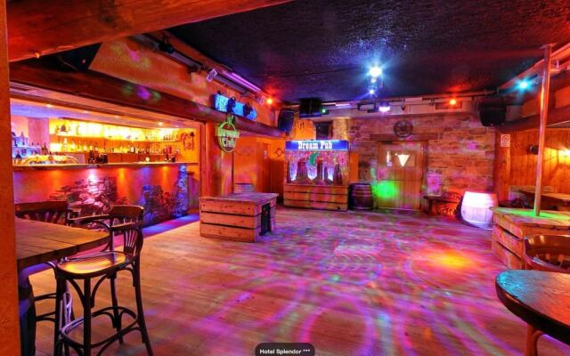 Hotel Splendor