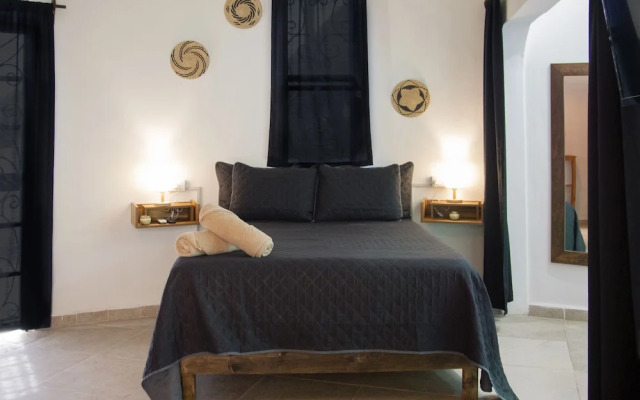 Sonido Del Mar Hotel and Yoga Loft