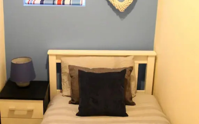 New 4 Bedroom Coventry House Sleeps 7