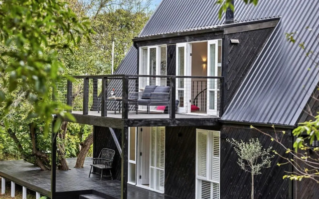 The Coast Country Cottage