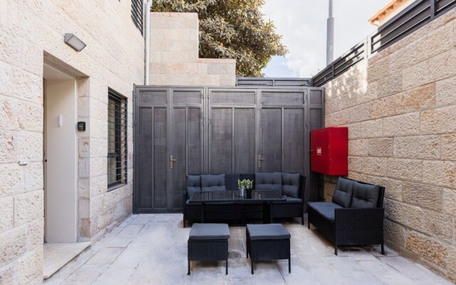 The Pearl of Nachlaot Apartments