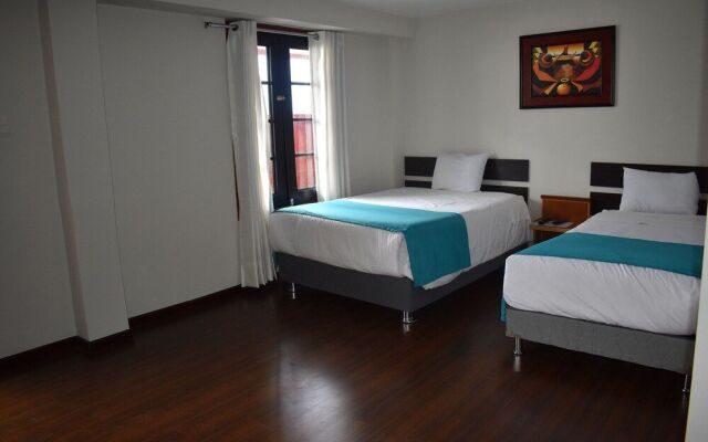 Colonial Plaza Hotel