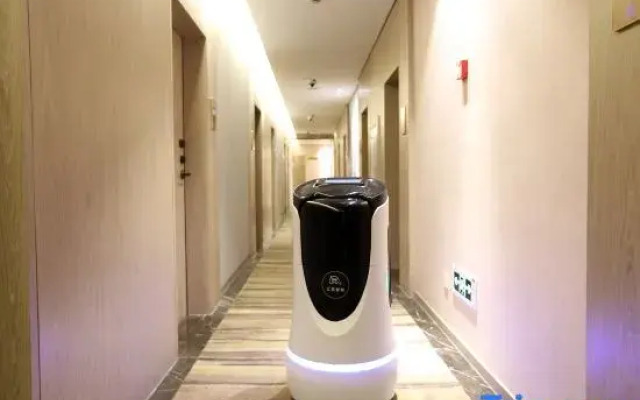 Waiting Hotel (Zhongshan Hospital, Damuqiao Road Metro Station)